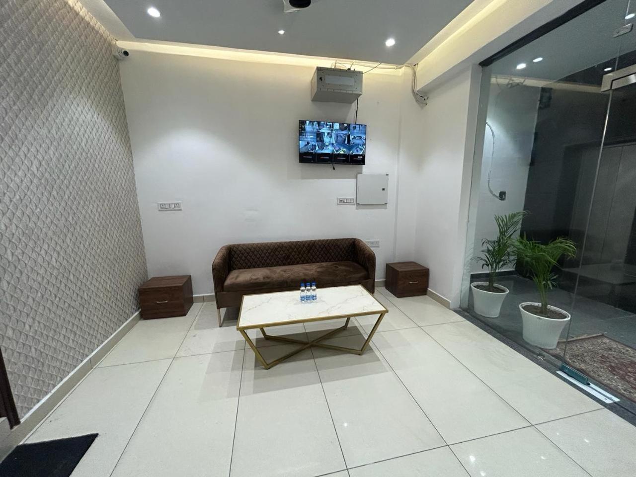 Hotel Platinum Inn ルディヤーナー エクステリア 写真